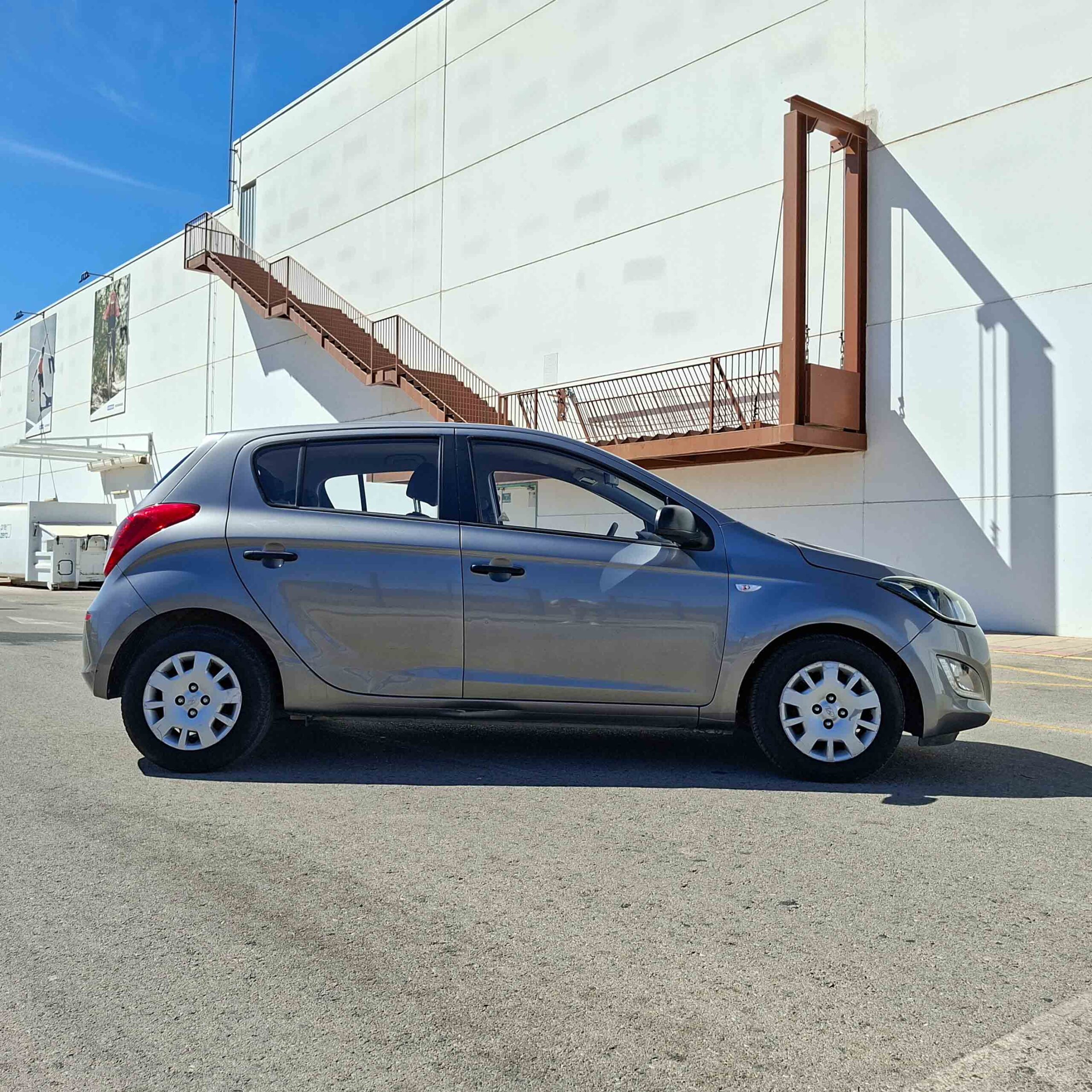 HYUNDAI i20 1.2 CLASSIC _ 85cv _ 2012 _ 189.000 kms _ Gasolina