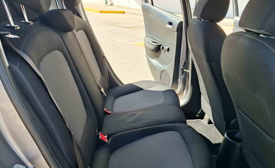 HYUNDAI i20 1.2 CLASSIC _ 85cv _ 2012 _ 189.000 kms _ Gasolina