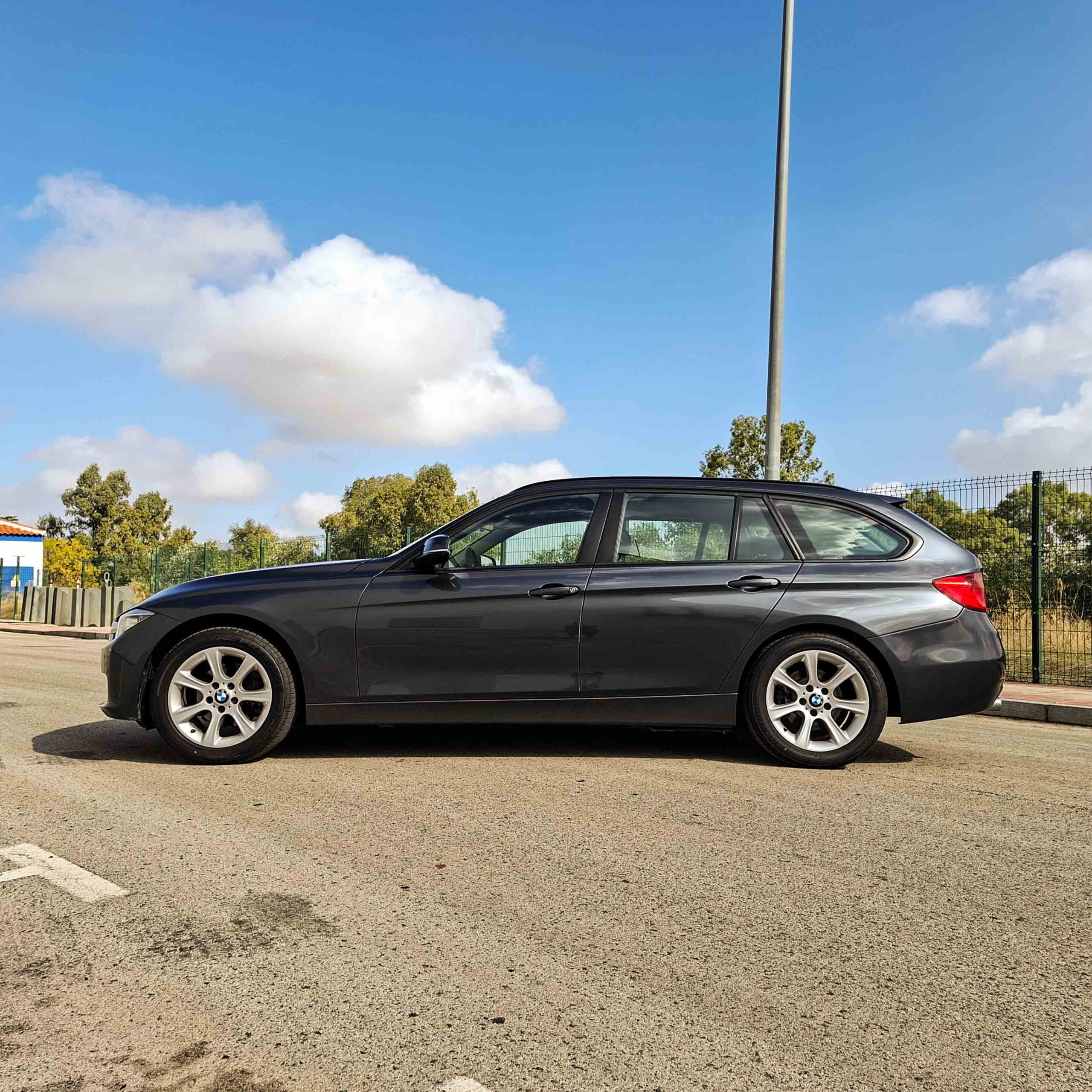 BMW SERIE 3 f31 320DA TOURING _ 184cv _ 2014 _ 219.000 kms _ Diesel _ AUT. _ Hasta 600 € de descuento por financiación