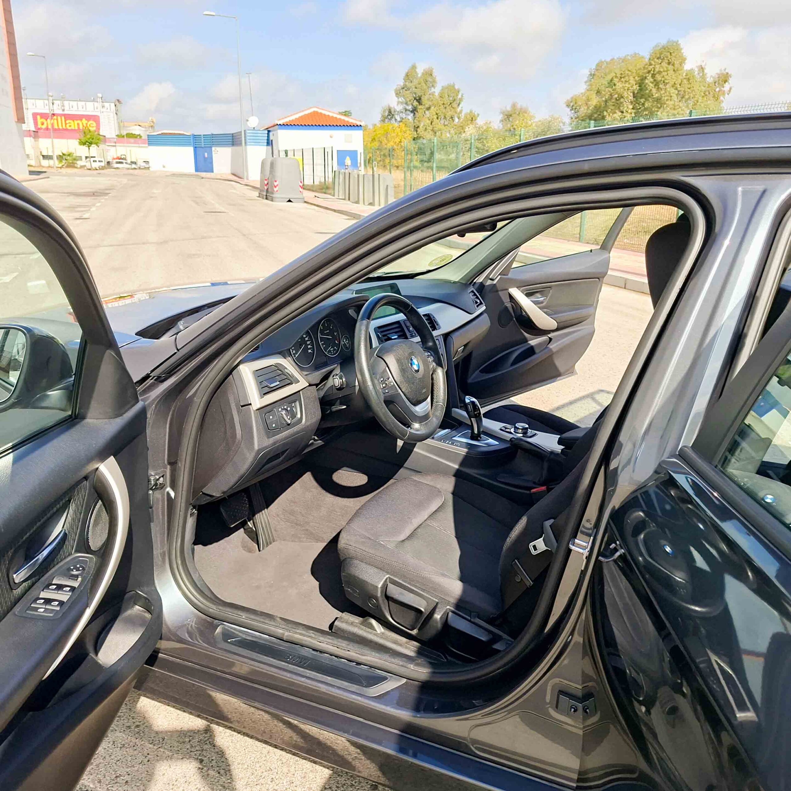 BMW SERIE 3 f31 320DA TOURING _ 184cv _ 2014 _ 219.000 kms _ Diesel _ AUT. _ Hasta 600 € de descuento por financiación