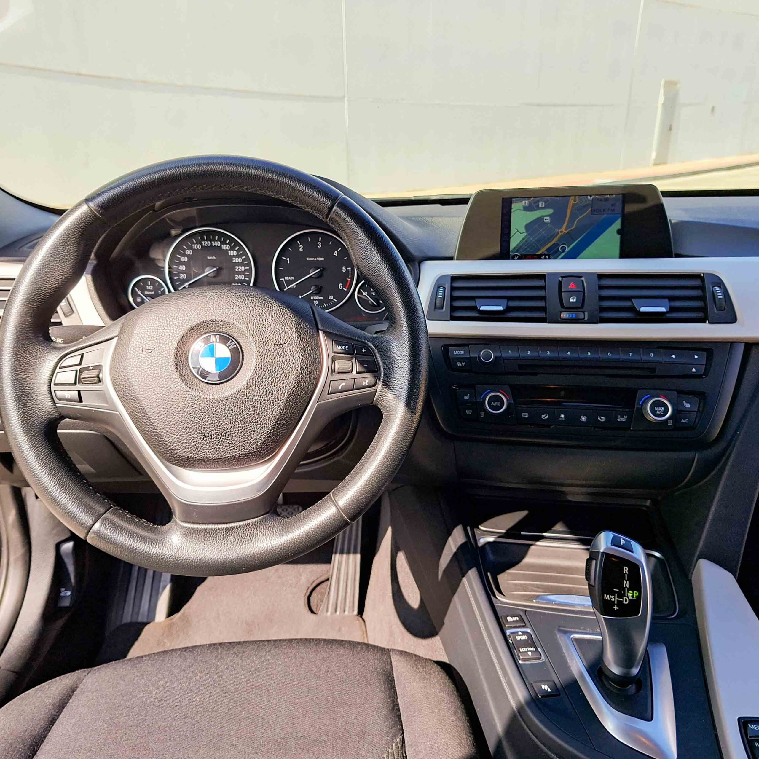 BMW SERIE 3 f31 320DA TOURING _ 184cv _ 2014 _ 219.000 kms _ Diesel _ AUT. _ Hasta 600 € de descuento por financiación