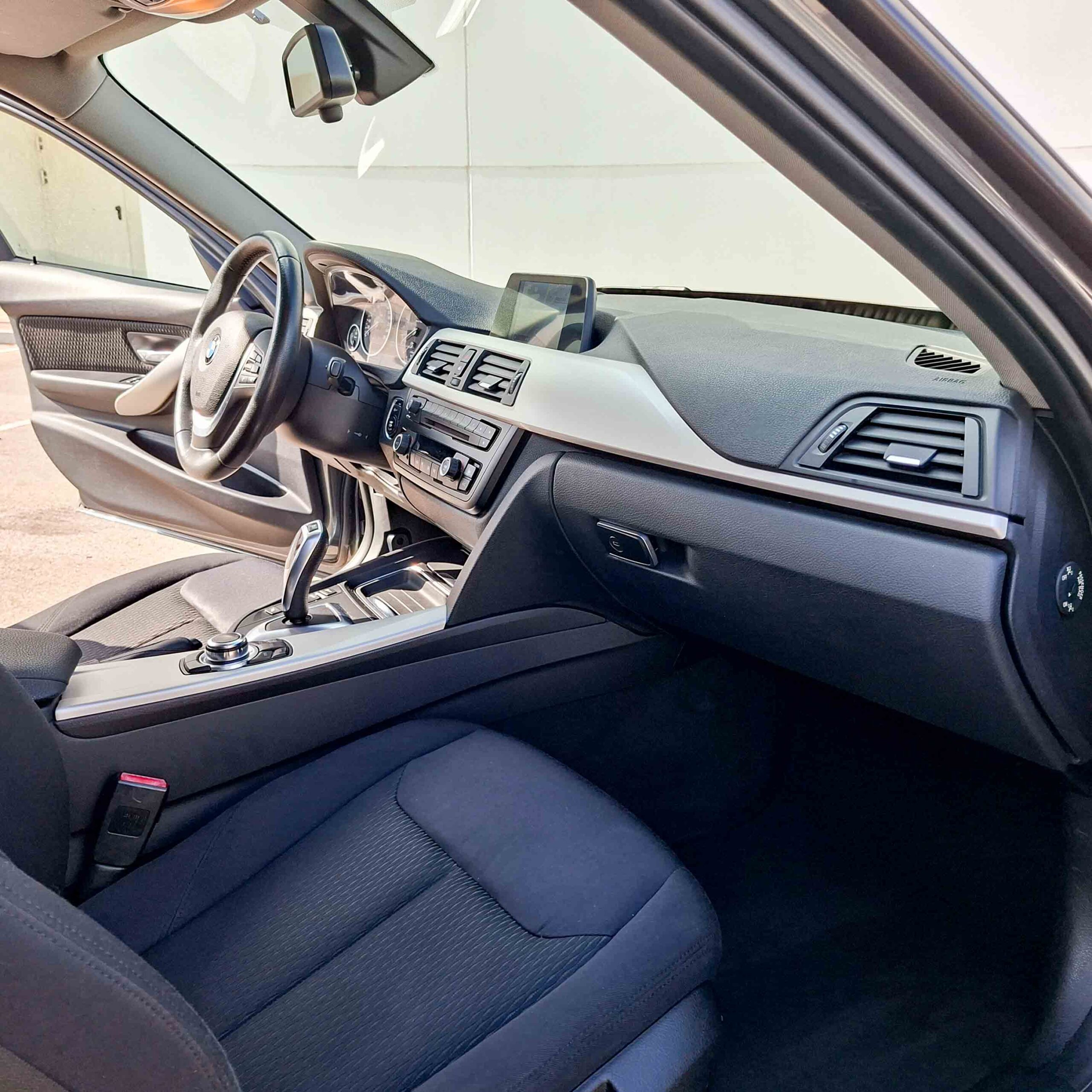 BMW SERIE 3 f31 320DA TOURING _ 184cv _ 2014 _ 219.000 kms _ Diesel _ AUT. _ Hasta 600 € de descuento por financiación