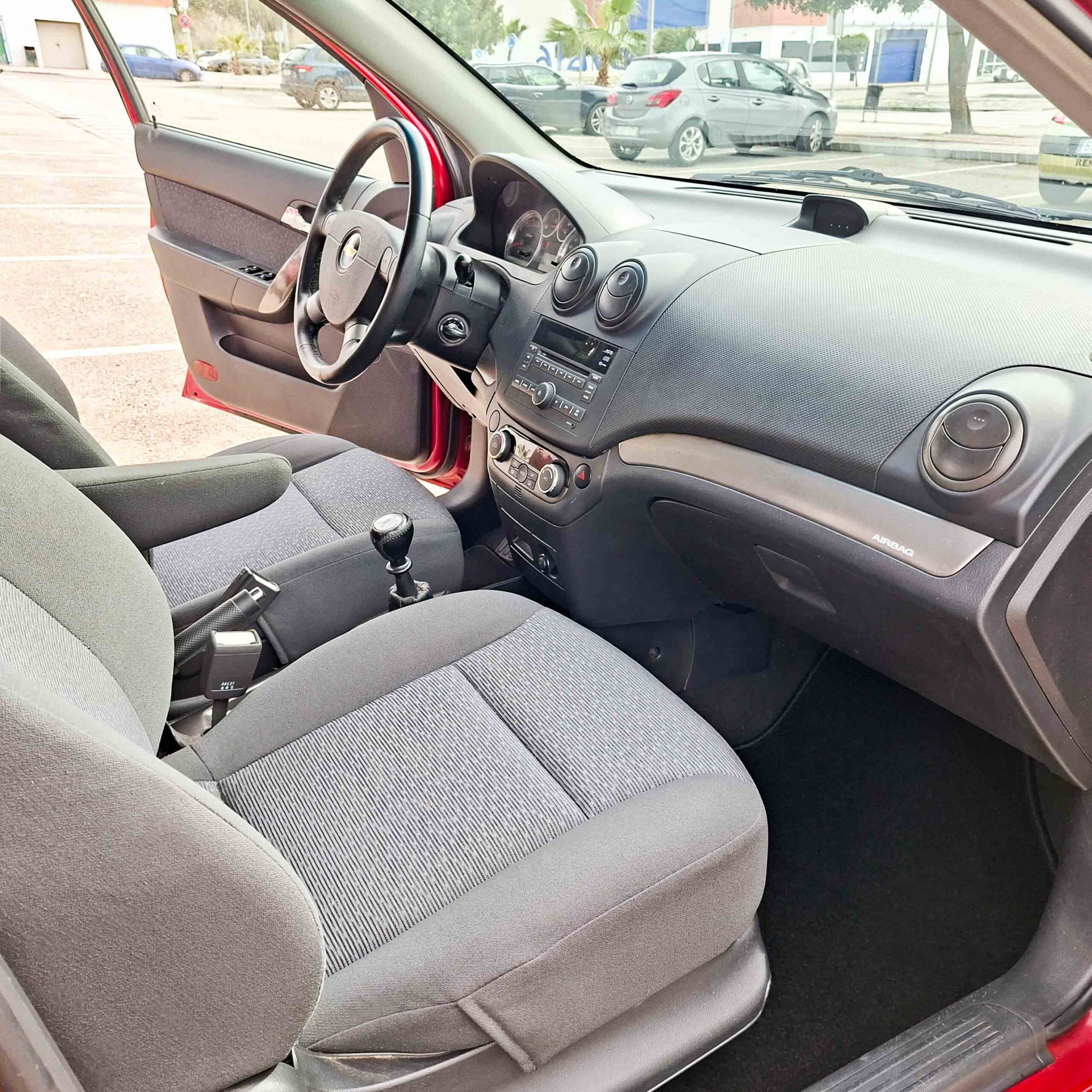 CHEVROLET AVEO 4p. SEDÁN 1.4 16v LS _ 94cv _ 2009 _ 91.000 kms _ Gasolina