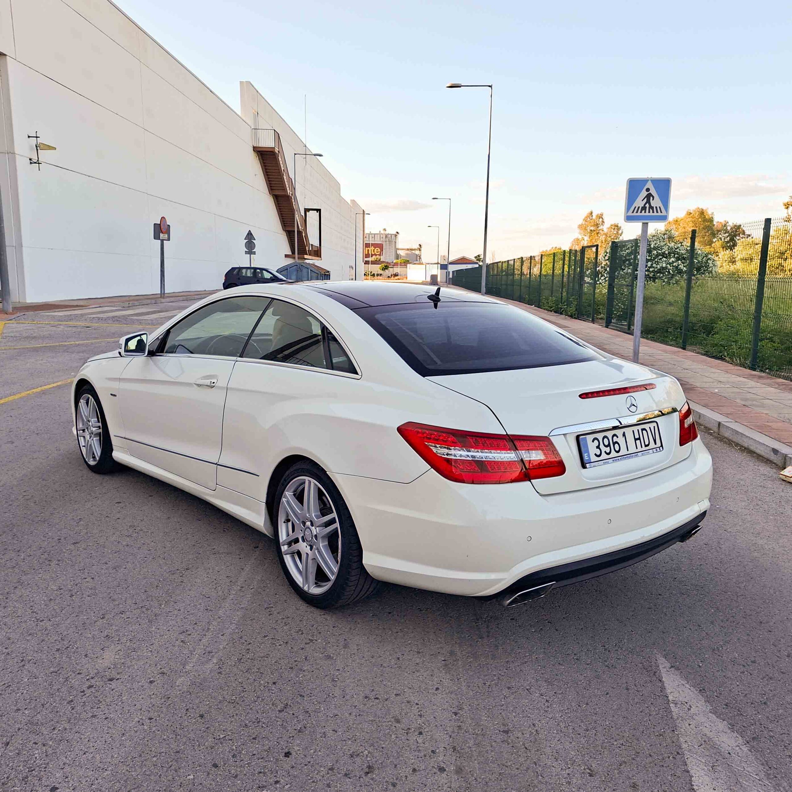 MERCEDES BENZ CLASE E COUPE 350CDI 3.0 V6 24v 7G-Tronic BE (c207) _ 231cv _ 2011 _ 169.000 kms _ Diesel _ AUT.