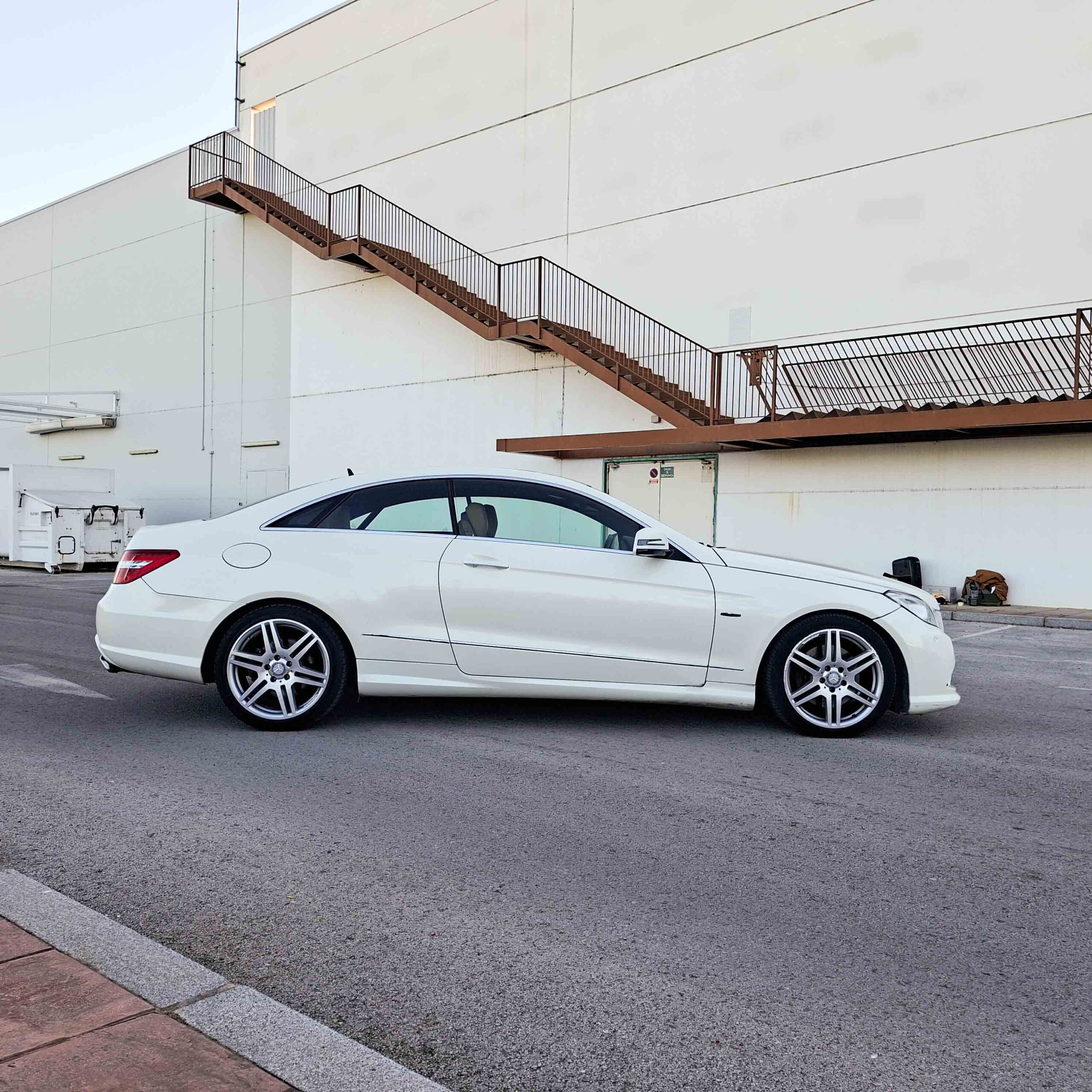 MERCEDES BENZ CLASE E COUPE 350CDI 3.0 V6 24v 7G-Tronic BE (c207) _ 231cv _ 2011 _ 169.000 kms _ Diesel _ AUT.