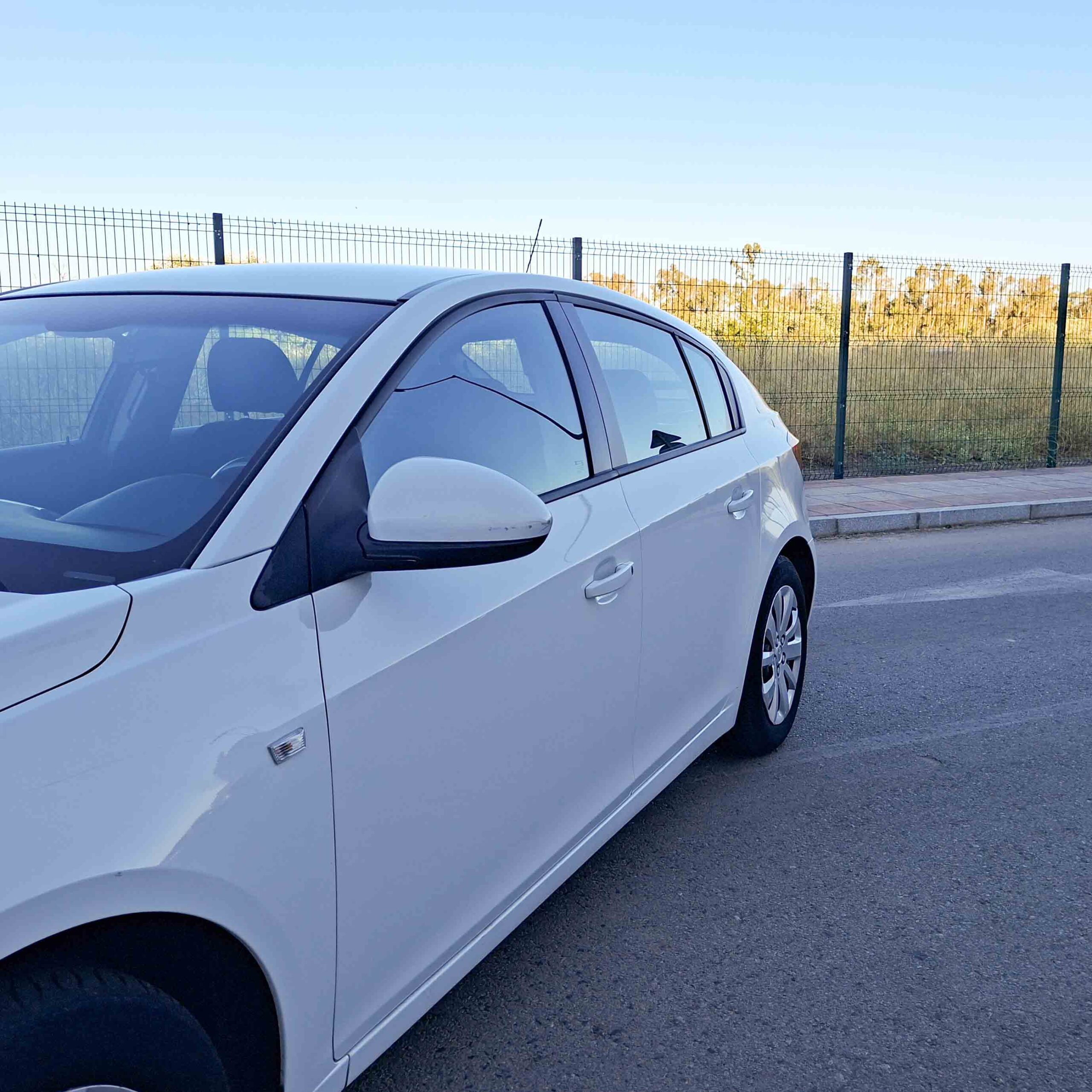 CHEVROLET CRUZE 1.6 LS+ AA _ 124 cv _ 2013 _ 114.000 kms _ Gasolina _ 5p. _ Manual
