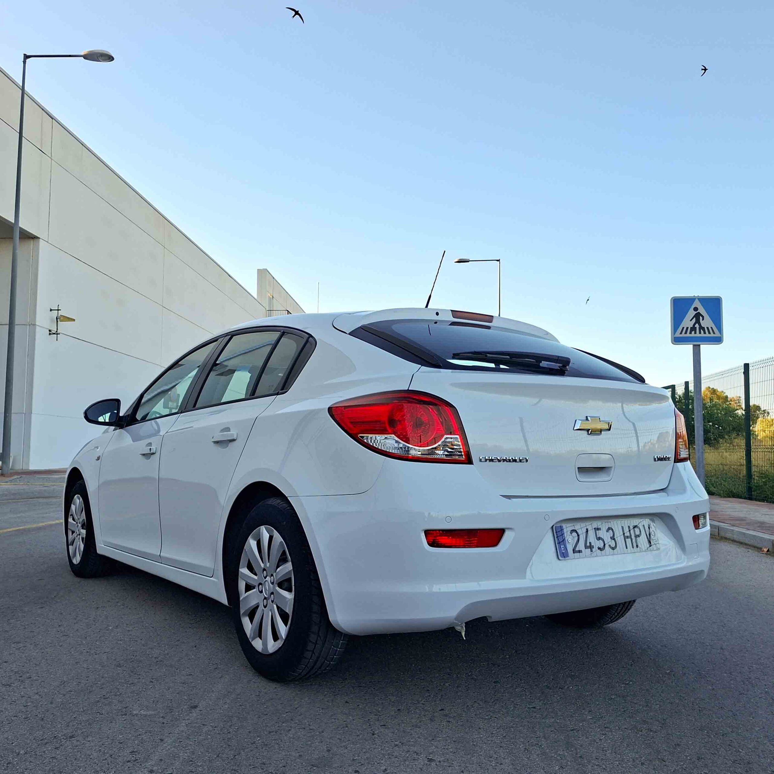 CHEVROLET CRUZE 1.6 LS+ AA _ 124 cv _ 2013 _ 114.000 kms _ Gasolina _ 5p. _ Manual