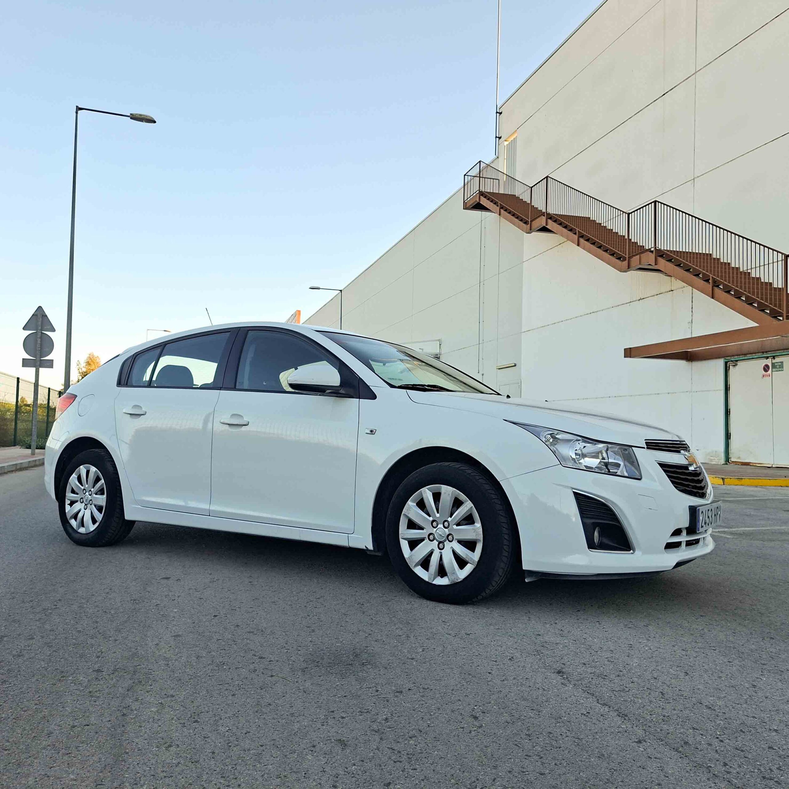 CHEVROLET CRUZE 1.6 LS+ AA _ 124 cv _ 2013 _ 114.000 kms _ Gasolina _ 5p. _ Manual