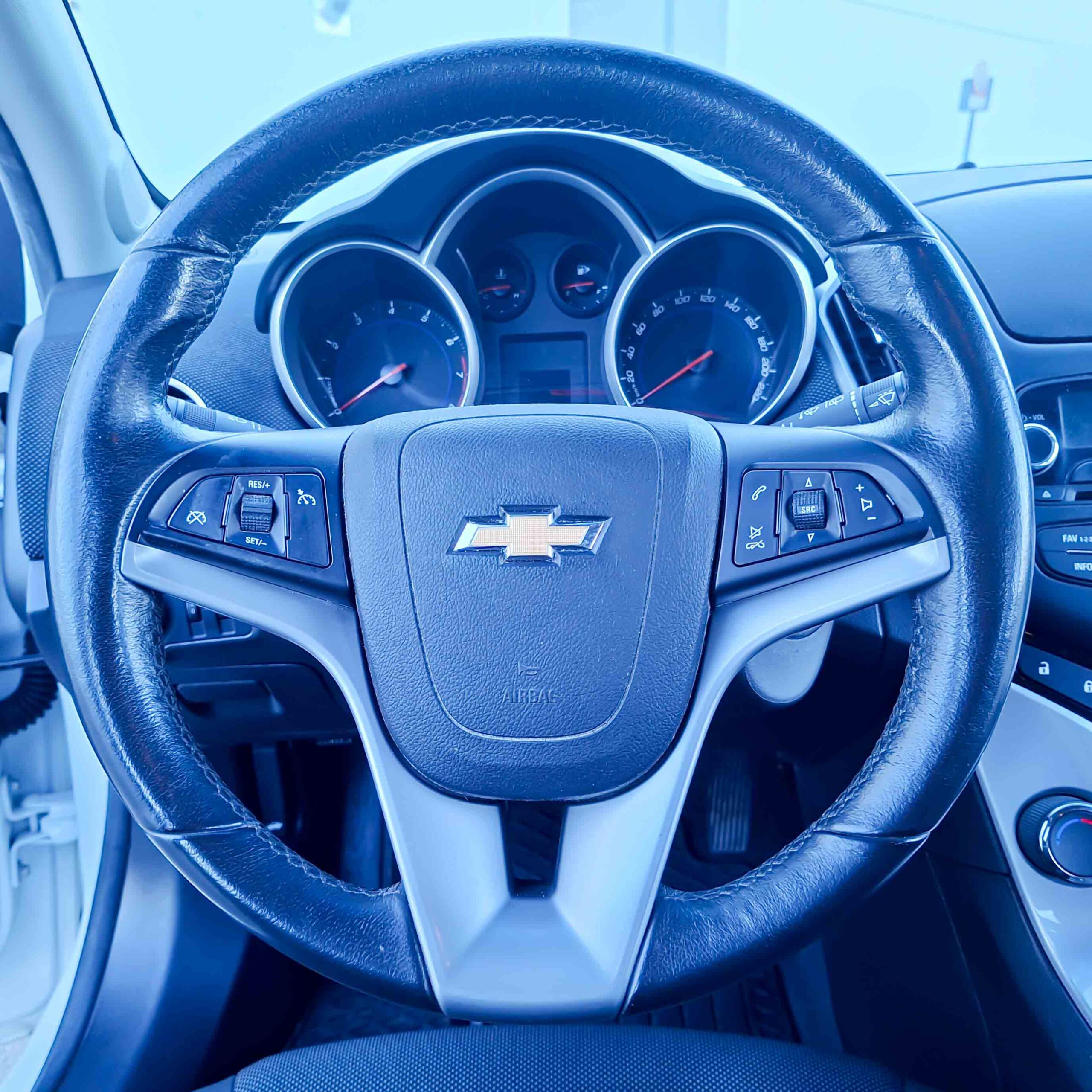 CHEVROLET CRUZE 1.6 LS+ AA _ 124 cv _ 2013 _ 114.000 kms _ Gasolina _ 5p. _ Manual