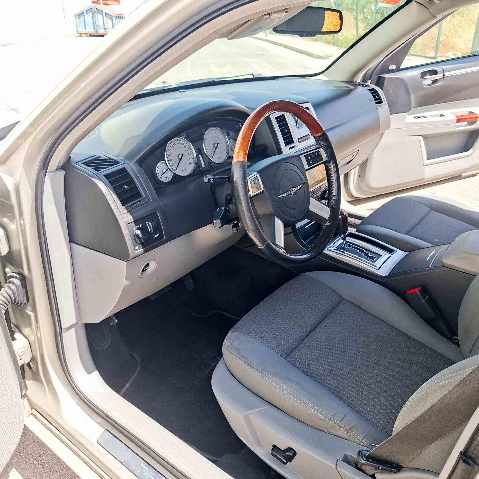 CHRYSLER 300C _ 218 cv _ 2008 _ 280.000 kms _ Diesel _ AUT.