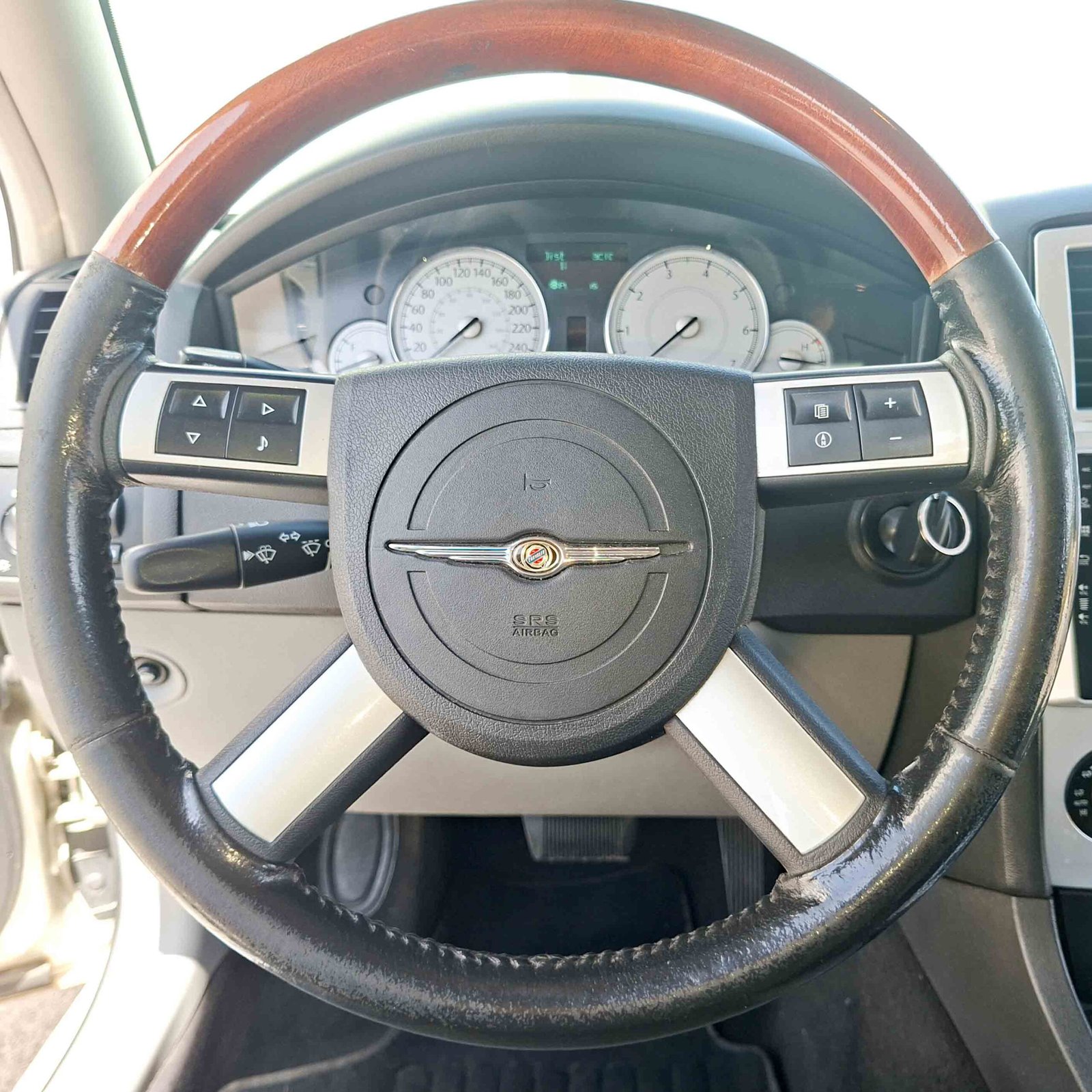 CHRYSLER 300C _ 218 cv _ 2008 _ 280.000 kms _ Diesel _ AUT.