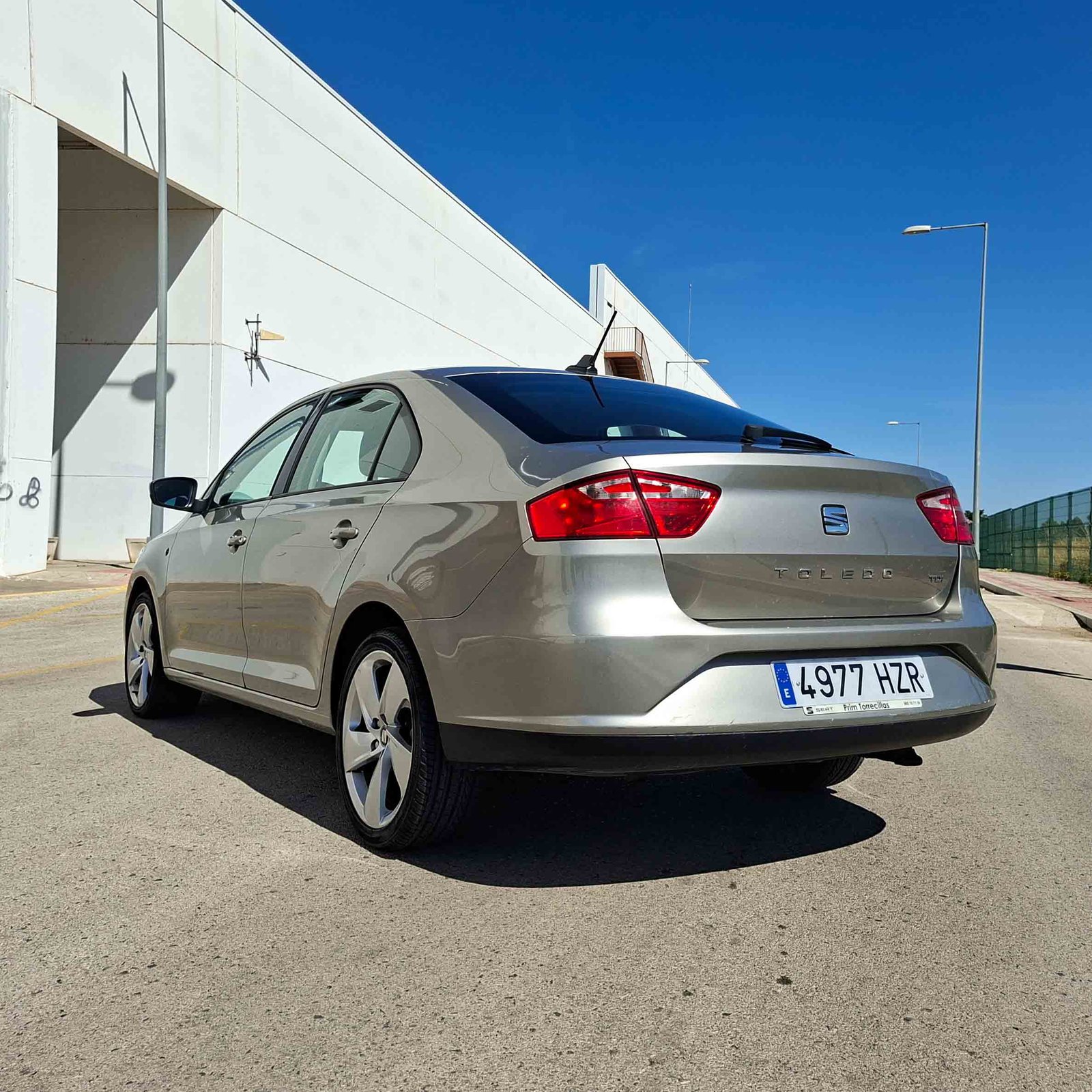 SEAT TOLEDO 1.6 Tdi STYLE _ 105 cv _ 2014 _ 149.000 kms _ Diesel _ Hasta 300€ descuento por financiación