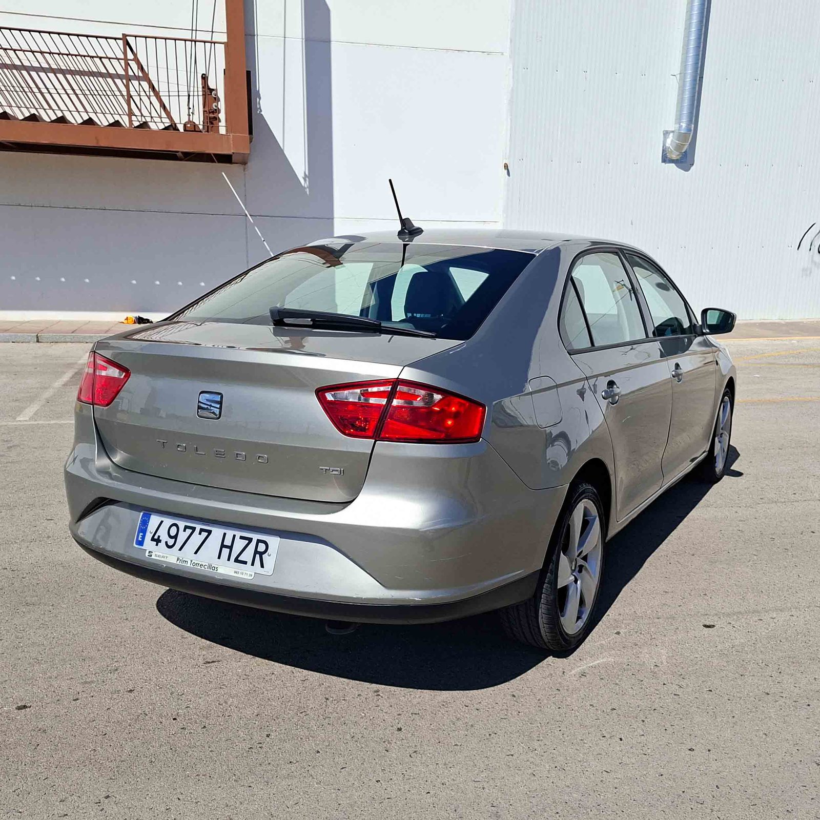 SEAT TOLEDO 1.6 Tdi STYLE _ 105 cv _ 2014 _ 149.000 kms _ Diesel _ Hasta 300€ descuento por financiación