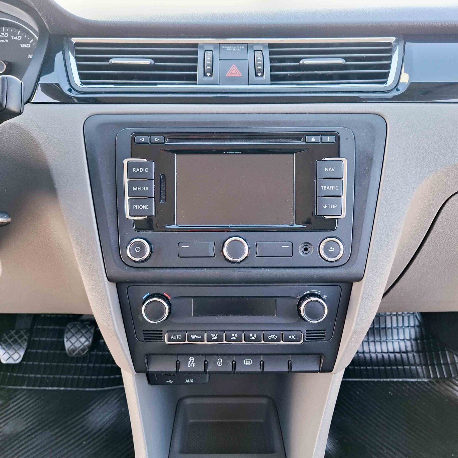 SEAT TOLEDO 1.6 Tdi STYLE _ 105 cv _ 2014 _ 149.000 kms _ Diesel _ Hasta 300€ descuento por financiación