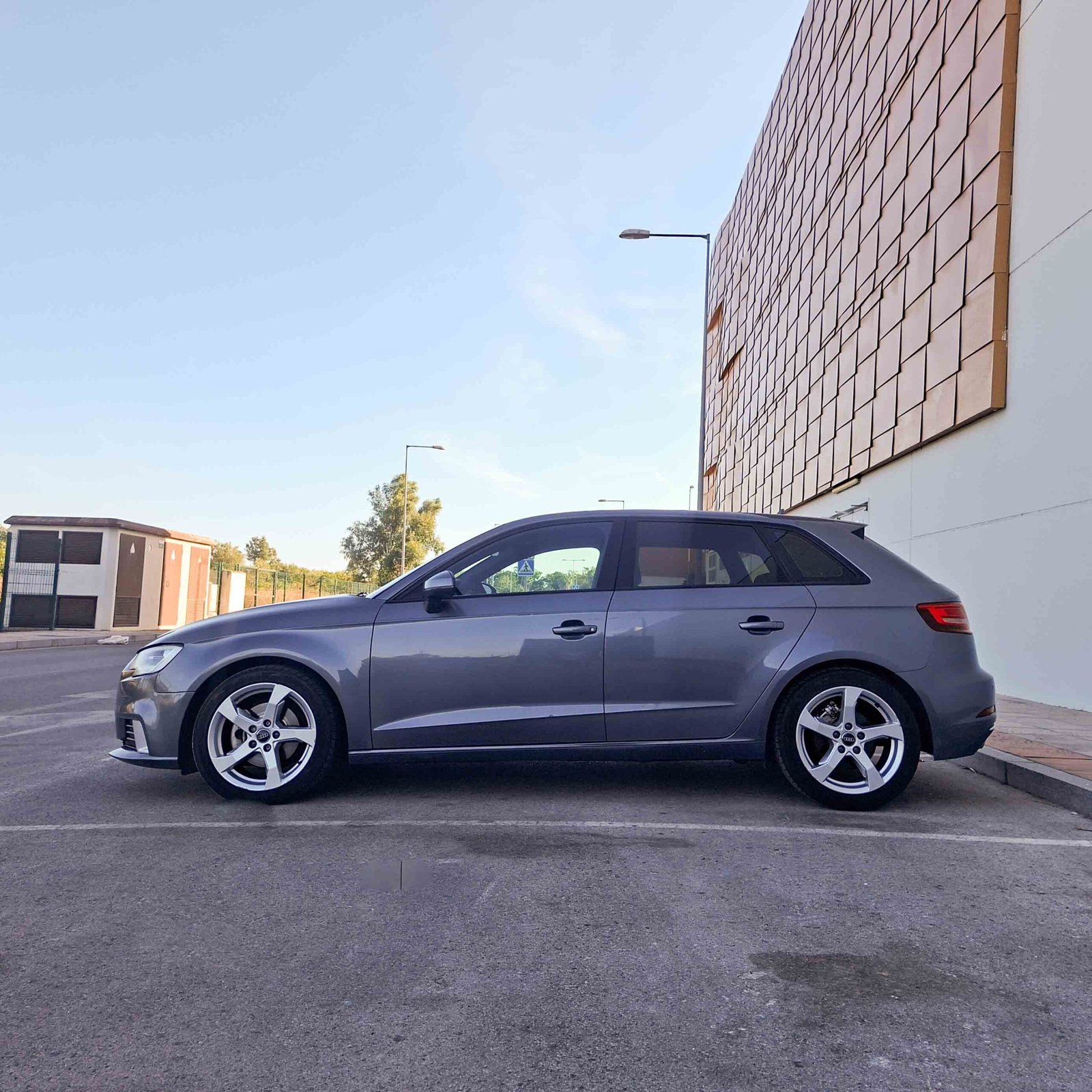 AUDI A3 SPORTBACK 1.6 TDI _ 110cv _ 2017 _ 160.000 kms _ Diesel _ Hasta 600€ de descuento por financiación