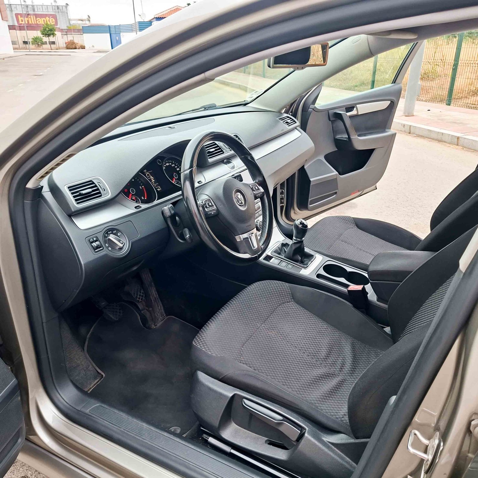 VOLKSWAGEN PASSAT 1.6 TDI ADVANCE BMT _ 105cv _ 2013 _ 199.000 kms _ Diesel